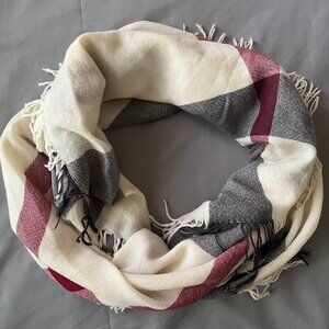 BURBERRY Cashmere & Silk Scarf -- 112cm * 112cm